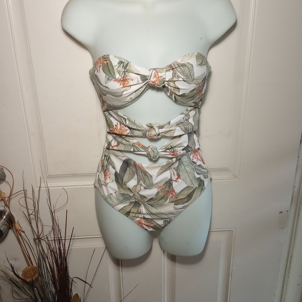 FLOWER PRINTED ONE PIECE SWIMSUIT Body Enhancing Design Nature Lovers Size Small - Picture 11 of 12